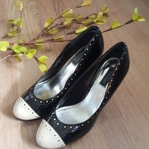 Gorgeous patent leather heels